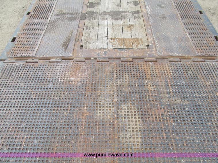 image for item F5508 2006 Trail King TK70HT-482 trailer