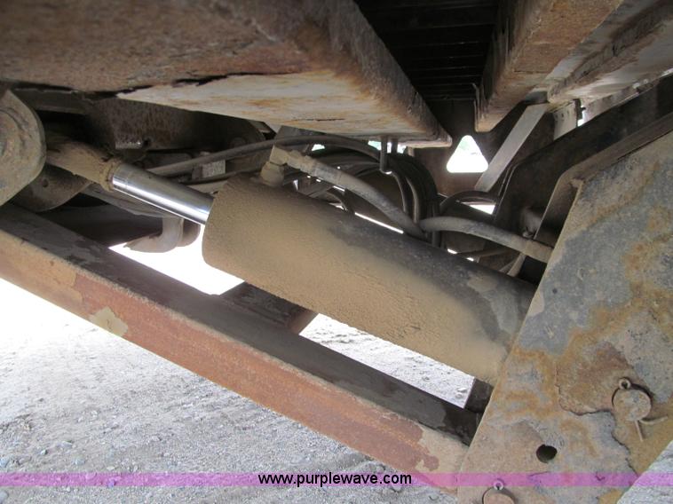 image for item F5508 2006 Trail King TK70HT-482 trailer