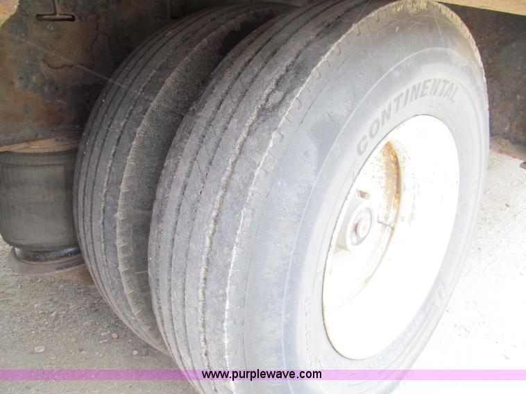 image for item F5508 2006 Trail King TK70HT-482 trailer