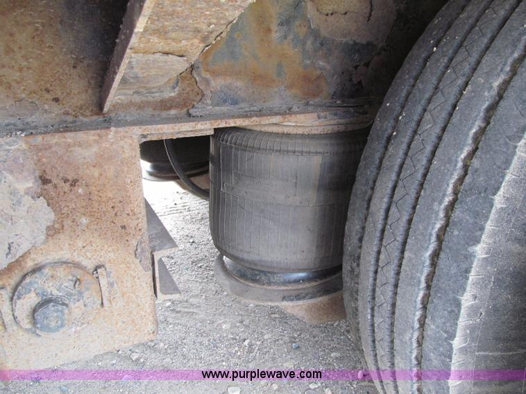 image for item F5508 2006 Trail King TK70HT-482 trailer