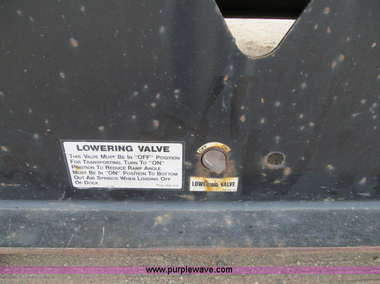 image for item F5508 2006 Trail King TK70HT-482 trailer