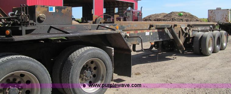 image for item F5511 1985 Galbreath TL roll-off triple axle trailer