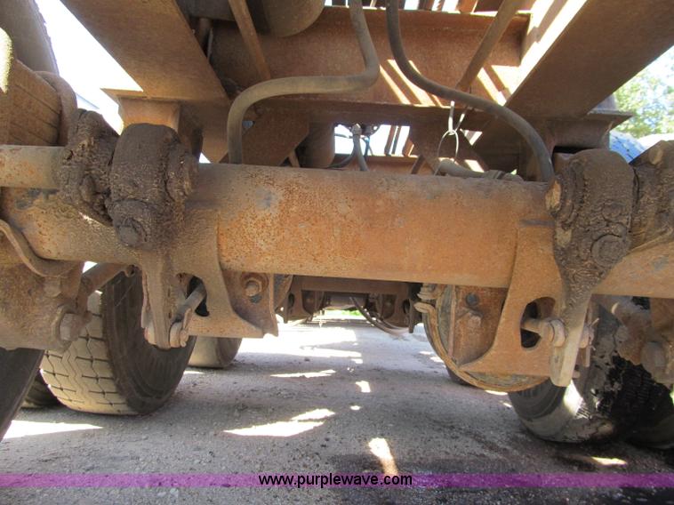 image for item F5511 1985 Galbreath TL roll-off triple axle trailer