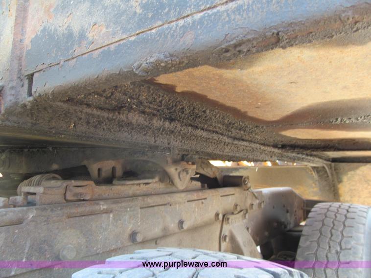 image for item F5511 1985 Galbreath TL roll-off triple axle trailer