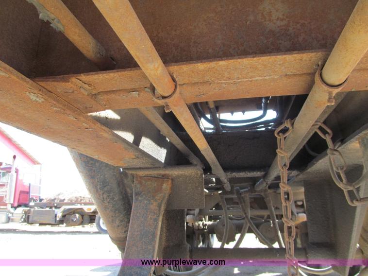 image for item F5511 1985 Galbreath TL roll-off triple axle trailer