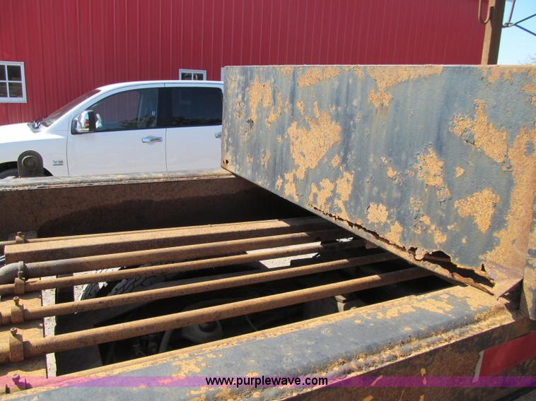 image for item F5511 1985 Galbreath TL roll-off triple axle trailer