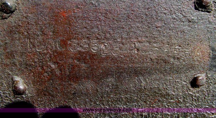 image for item F5511 1985 Galbreath TL roll-off triple axle trailer