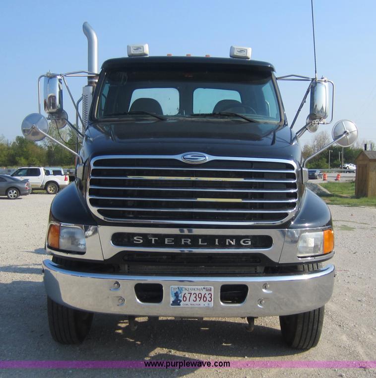 image for item F6506 2006 Sterling L9500 semi truck