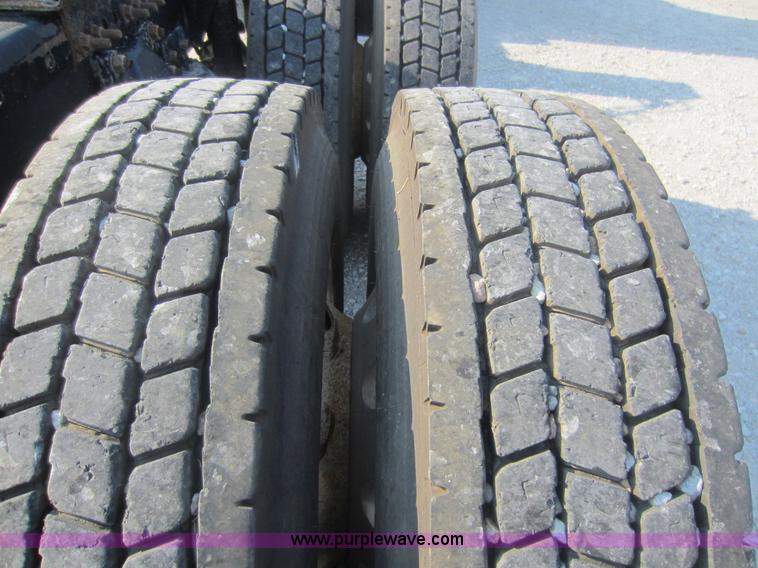 image for item F6506 2006 Sterling L9500 semi truck