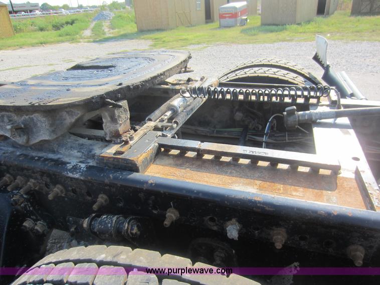 image for item F6506 2006 Sterling L9500 semi truck