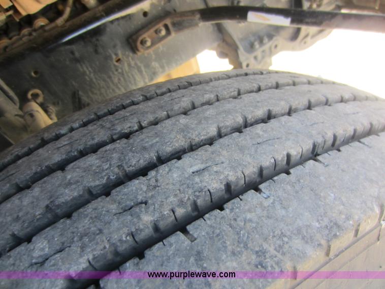 image for item F6506 2006 Sterling L9500 semi truck