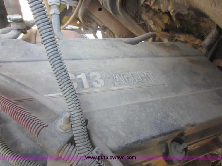 image for item F6506 2006 Sterling L9500 semi truck