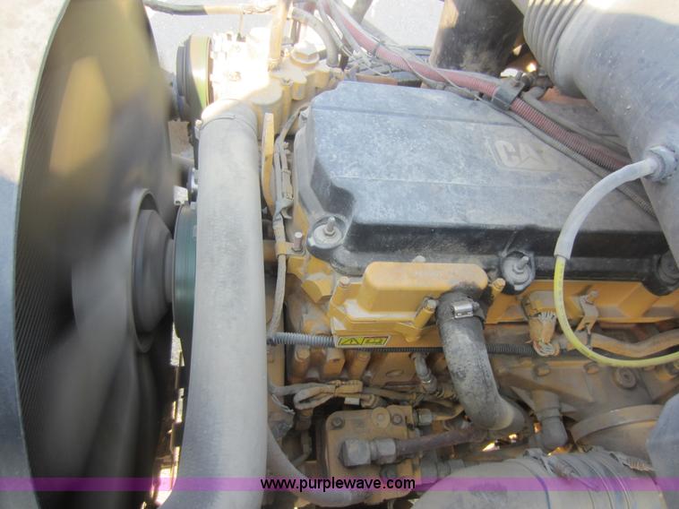 image for item F6506 2006 Sterling L9500 semi truck