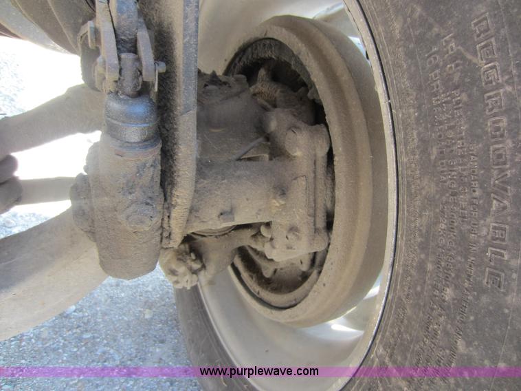 image for item F6506 2006 Sterling L9500 semi truck