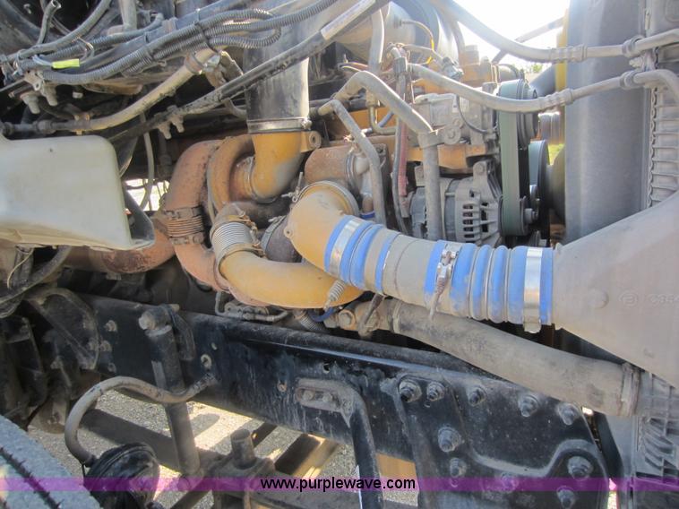 image for item F6506 2006 Sterling L9500 semi truck