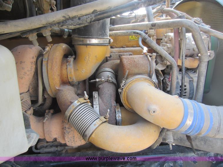 image for item F6506 2006 Sterling L9500 semi truck