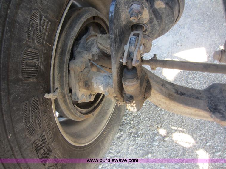 image for item F6506 2006 Sterling L9500 semi truck