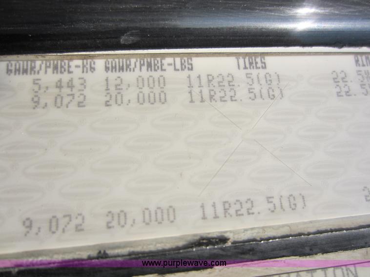 image for item F6506 2006 Sterling L9500 semi truck