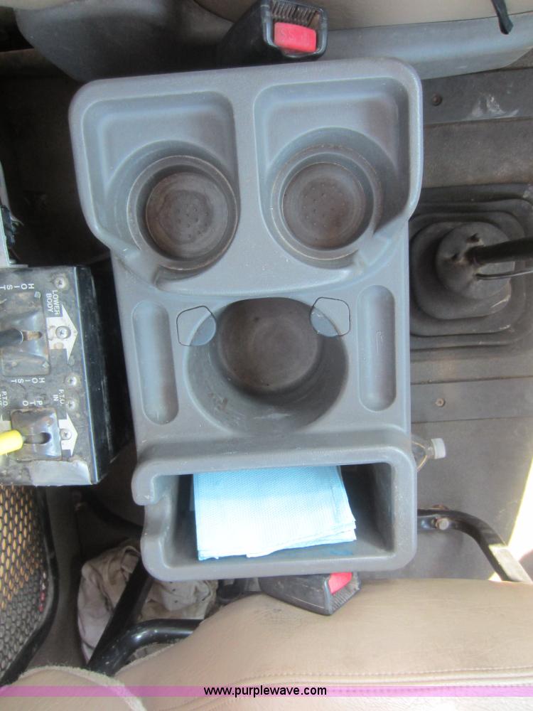 image for item F6506 2006 Sterling L9500 semi truck