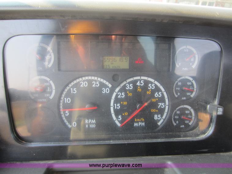 image for item F6506 2006 Sterling L9500 semi truck