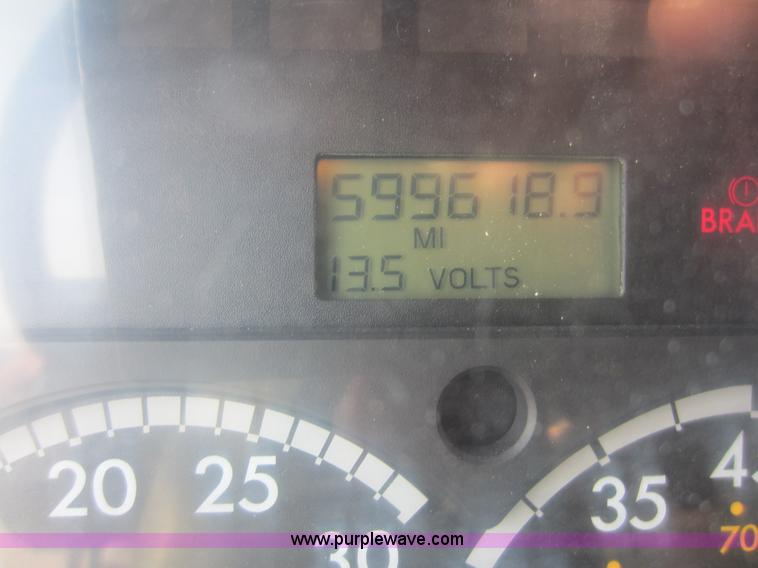 image for item F6506 2006 Sterling L9500 semi truck