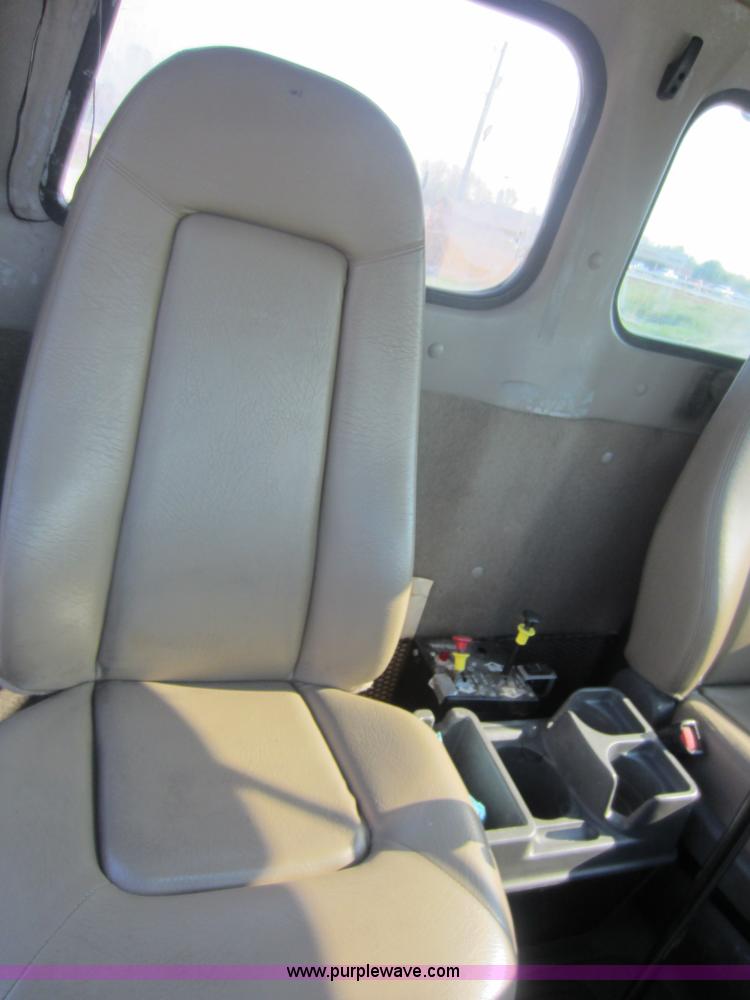 image for item F6506 2006 Sterling L9500 semi truck