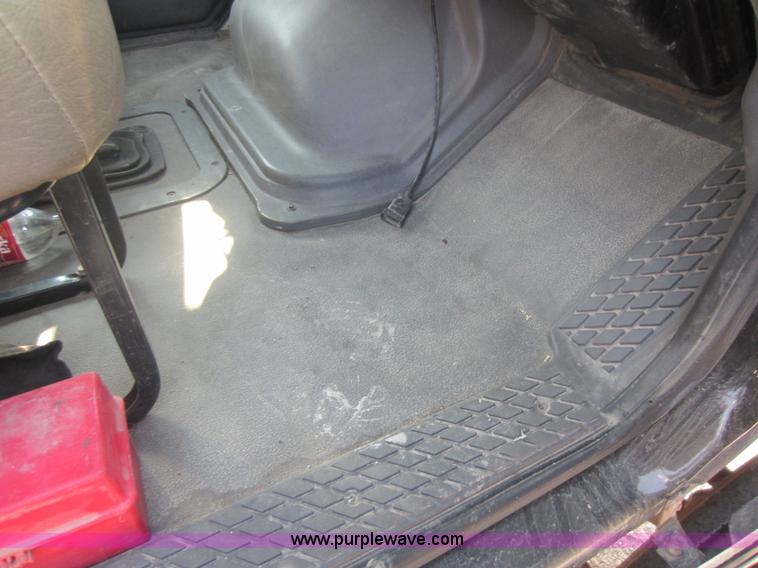 image for item F6506 2006 Sterling L9500 semi truck