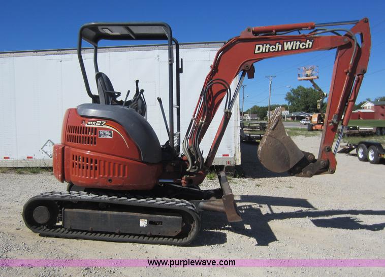 image for item F6516 2003 Ditch Witch MX27 mini excavator