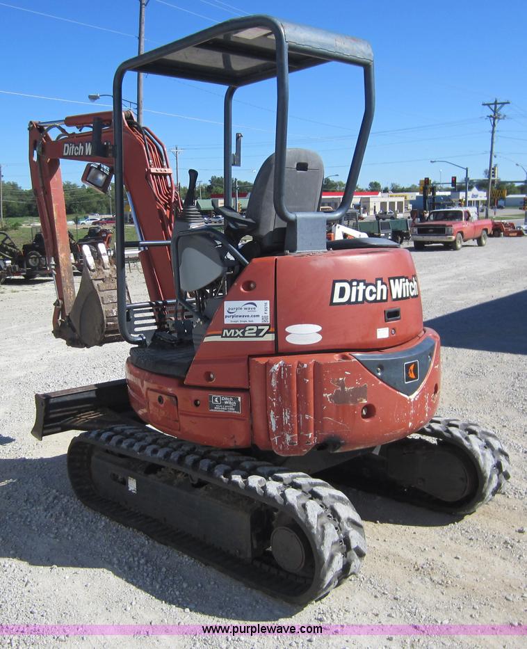 image for item F6516 2003 Ditch Witch MX27 mini excavator