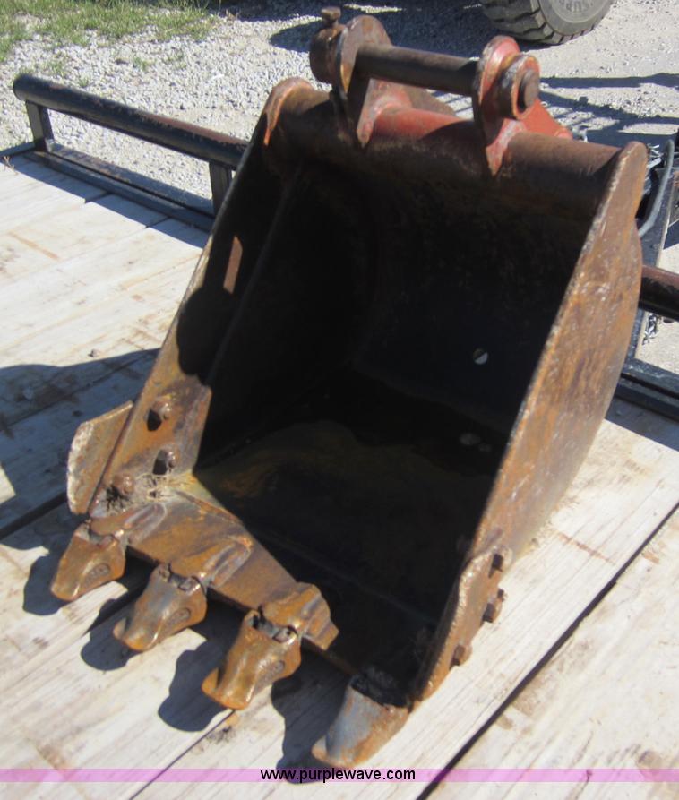 image for item F6516 2003 Ditch Witch MX27 mini excavator