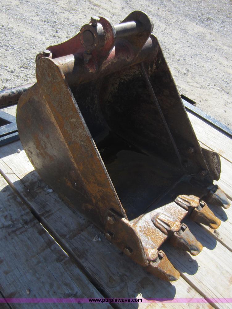 image for item F6516 2003 Ditch Witch MX27 mini excavator