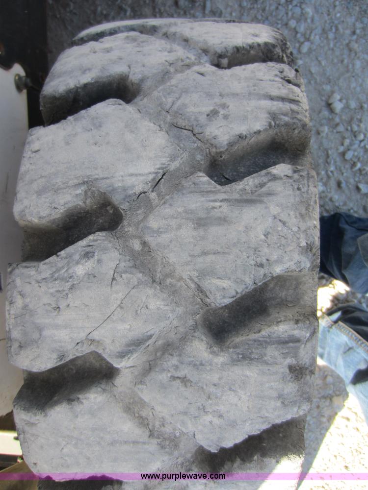 image for item F6517 Bobcat S150 skid steer