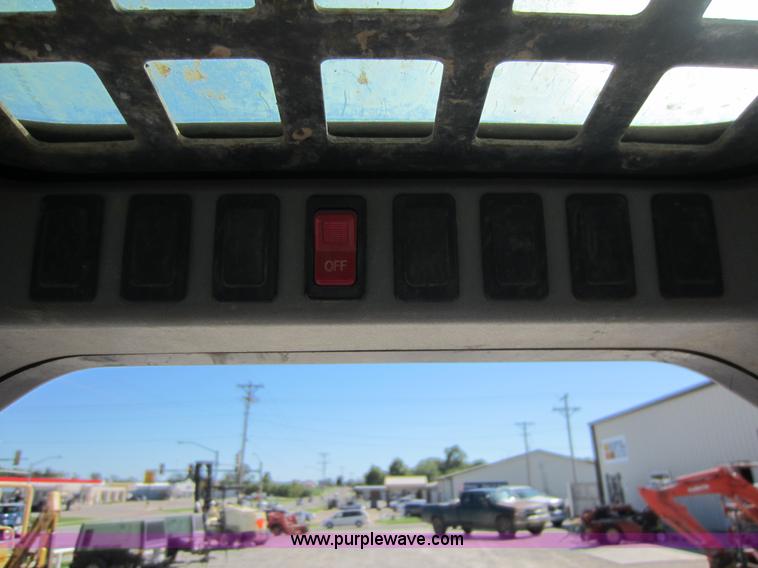 image for item F6517 Bobcat S150 skid steer