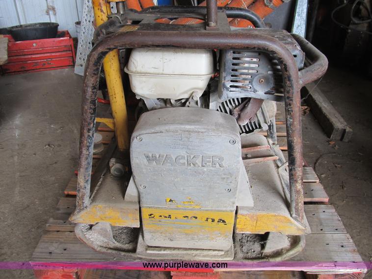 image for item K9367 Wacker vibratory plate compactor