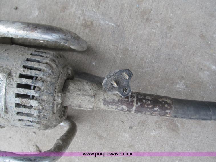 image for item K9593 Wyco 8' pencil vibrator