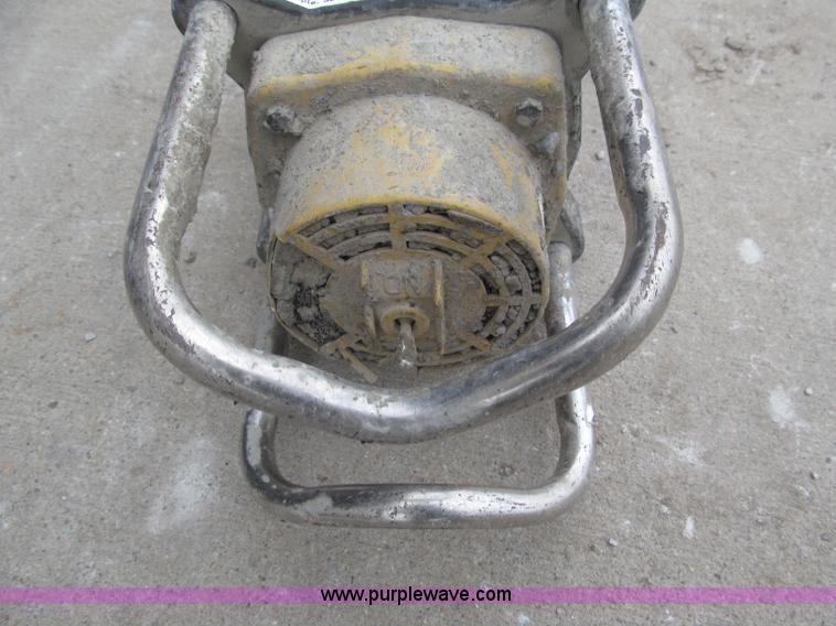 image for item K9593 Wyco 8' pencil vibrator