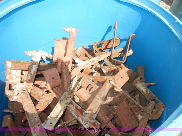 image for item U9271 Approximately 400 Symons Wailer connectors