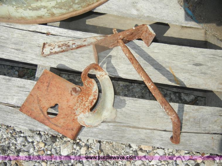 image for item U9275 Assorted brackets