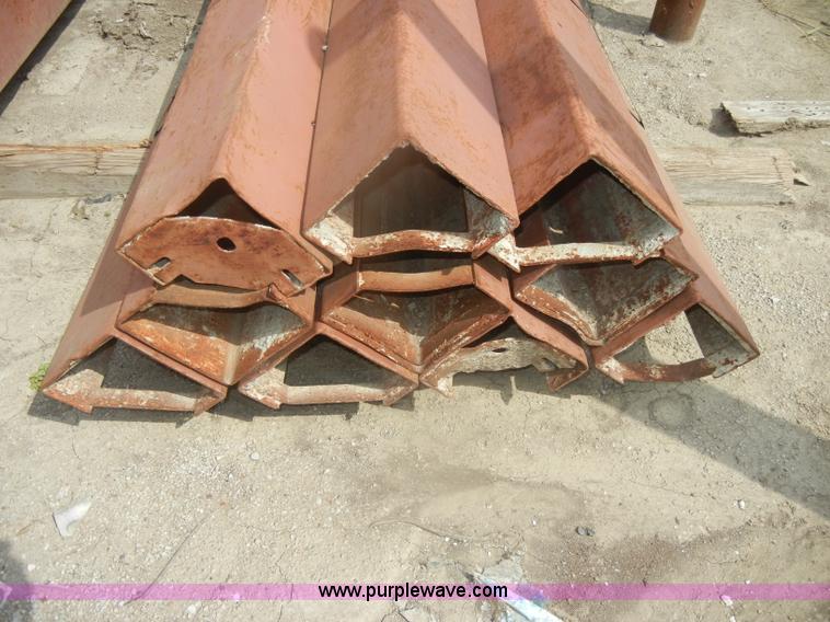 image for item U9282 Approximately 19 Symons outside corners