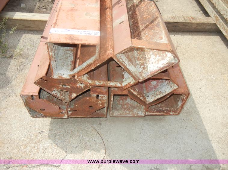 image for item U9282 Approximately 19 Symons outside corners