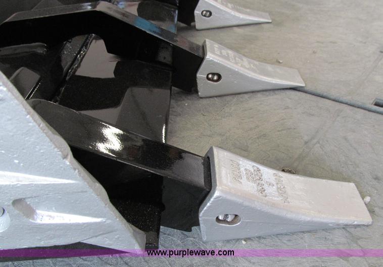 image for item B1474 2011 Case IH SV250 "RED POWER" skid steer