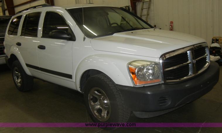 image for item D4876 2006 Dodge Durango SXT SUV <br />Non-repairable title, parts only