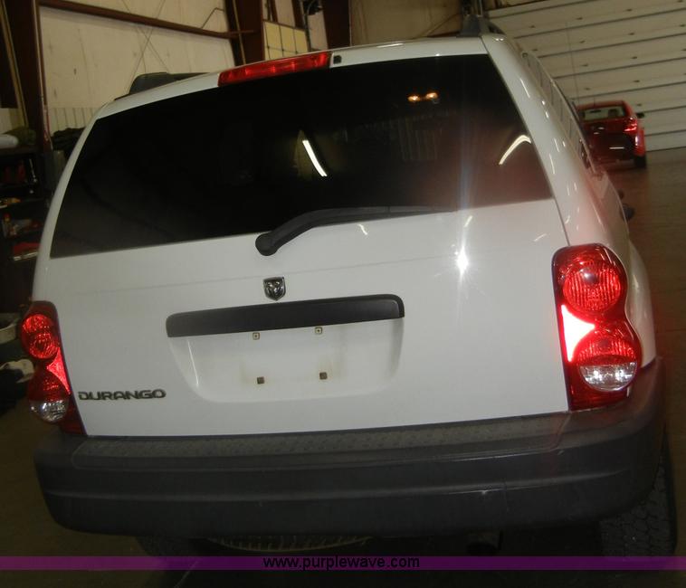 image for item D4876 2006 Dodge Durango SXT SUV <br />Non-repairable title, parts only