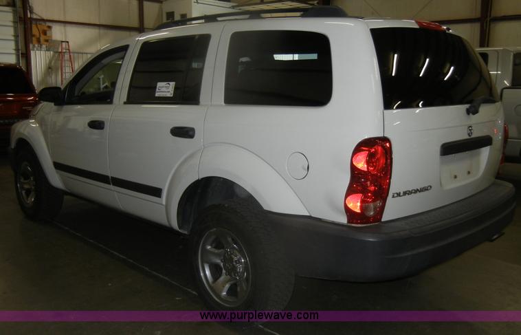 image for item D4876 2006 Dodge Durango SXT SUV <br />Non-repairable title, parts only
