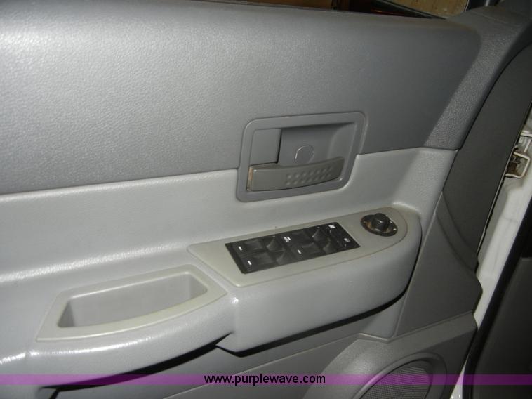 image for item D4876 2006 Dodge Durango SXT SUV <br />Non-repairable title, parts only