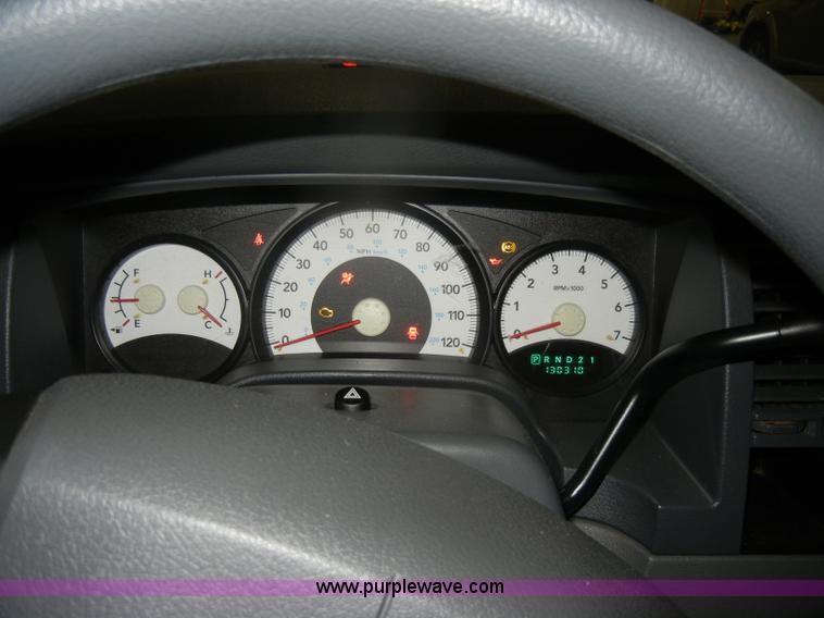 image for item D4876 2006 Dodge Durango SXT SUV <br />Non-repairable title, parts only