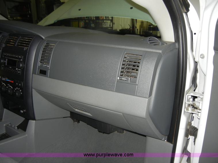 image for item D4876 2006 Dodge Durango SXT SUV <br />Non-repairable title, parts only