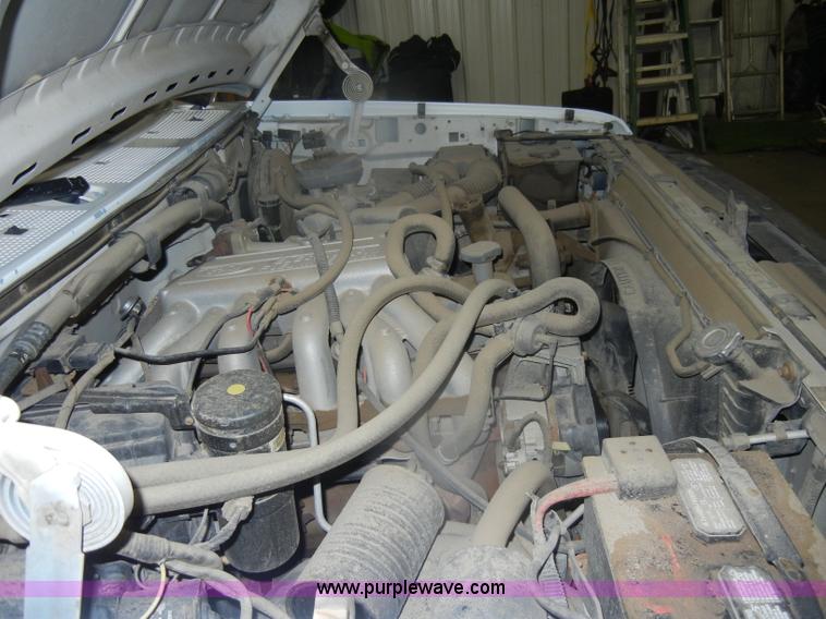 image for item D4881 1994 Ford F150 XL pickup truck