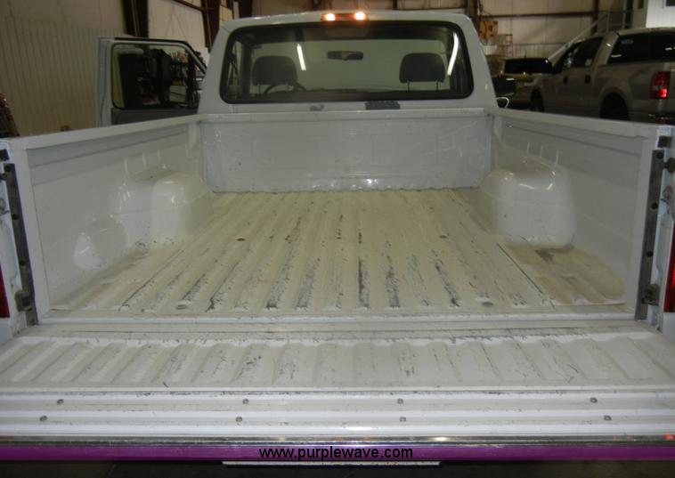 image for item D4881 1994 Ford F150 XL pickup truck