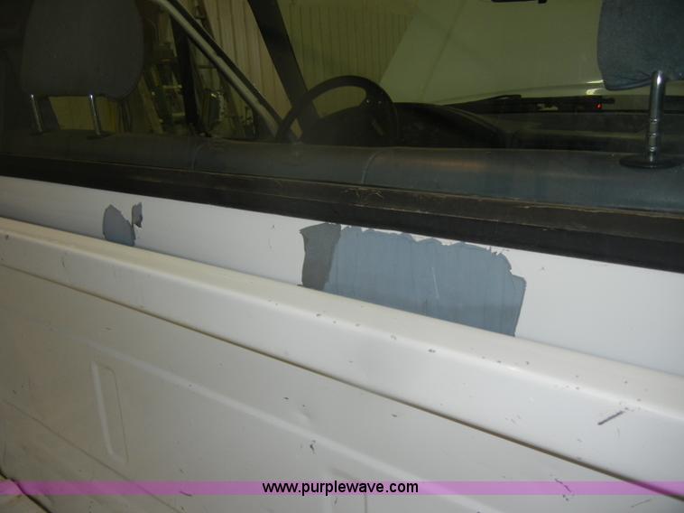 image for item D4881 1994 Ford F150 XL pickup truck